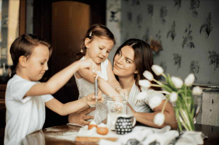 mom and daughters